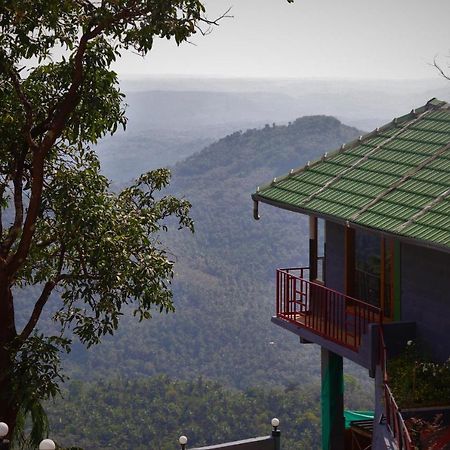 Stone Hills Hotel Kannur Esterno foto