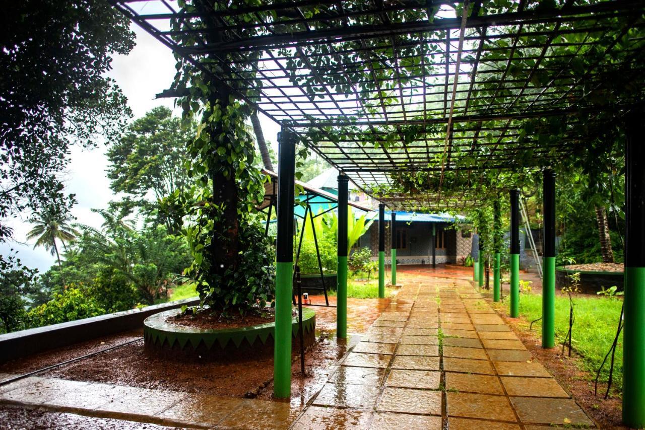 Stone Hills Hotel Kannur Esterno foto