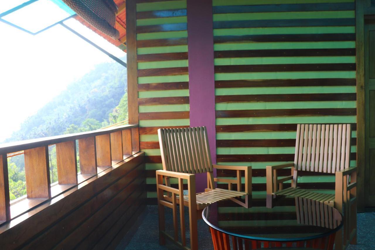 Stone Hills Hotel Kannur Esterno foto