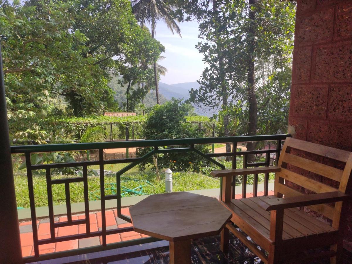 Stone Hills Hotel Kannur Esterno foto