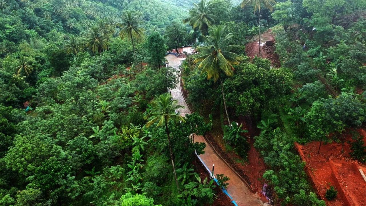 Stone Hills Hotel Kannur Esterno foto