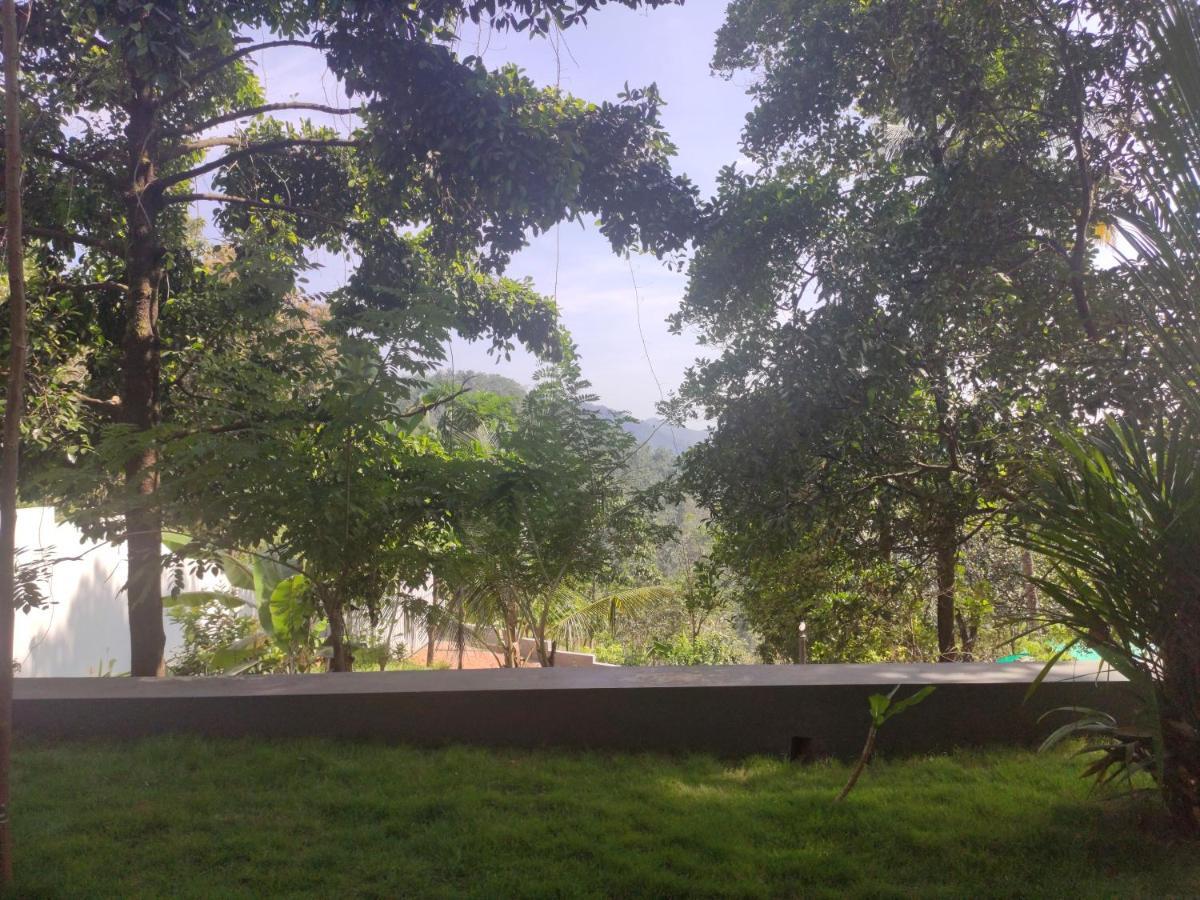 Stone Hills Hotel Kannur Esterno foto