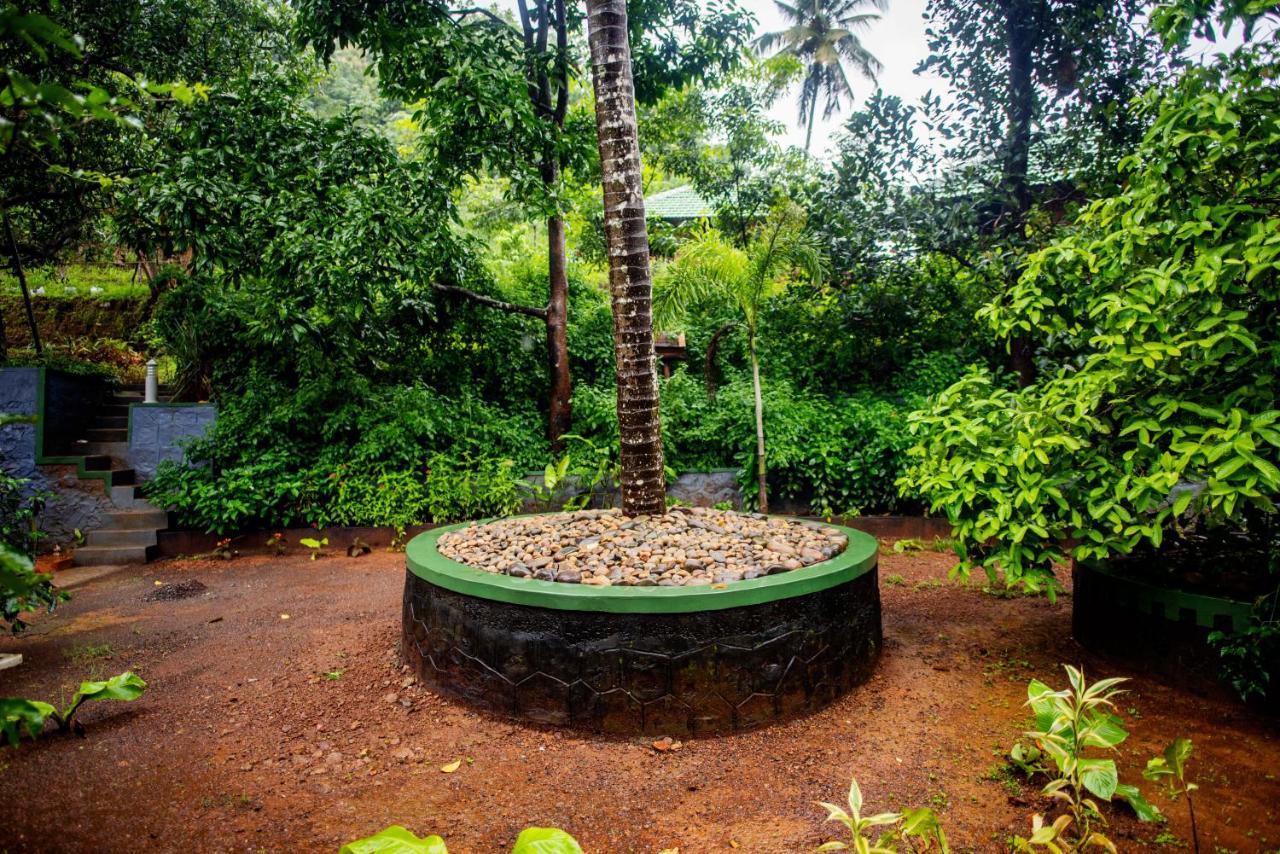 Stone Hills Hotel Kannur Esterno foto