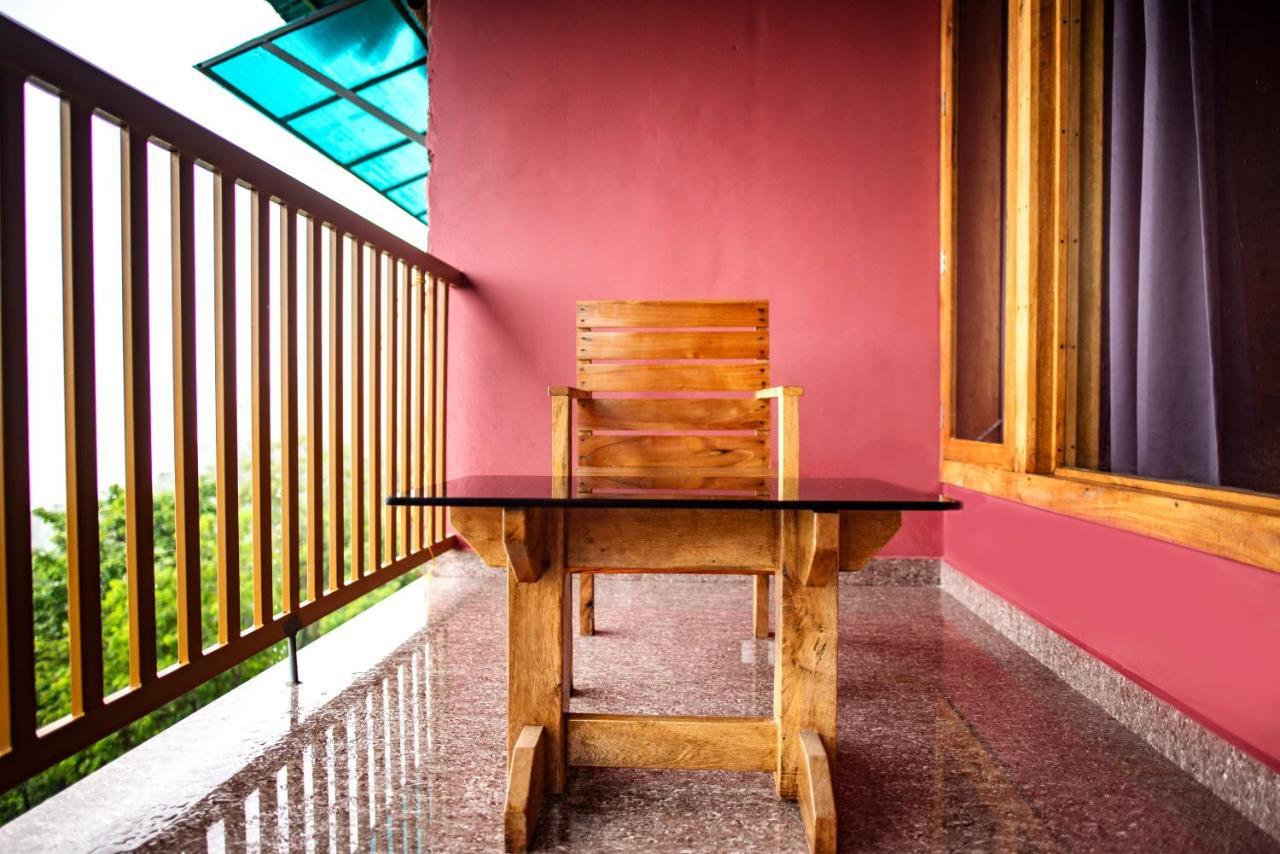 Stone Hills Hotel Kannur Esterno foto