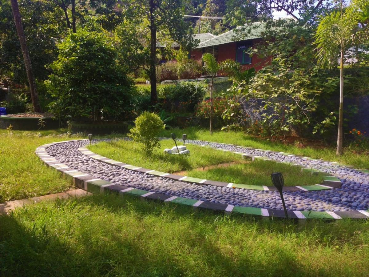 Stone Hills Hotel Kannur Esterno foto