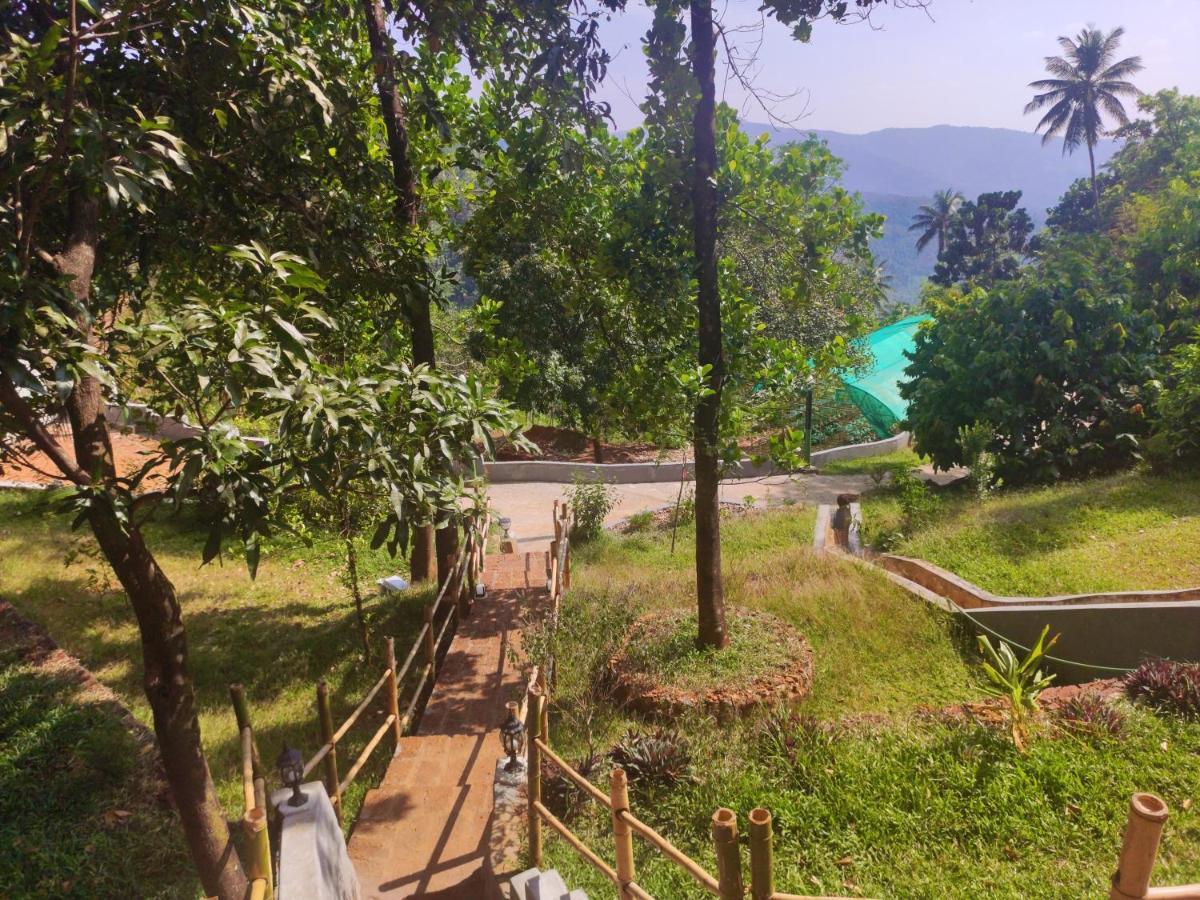 Stone Hills Hotel Kannur Esterno foto