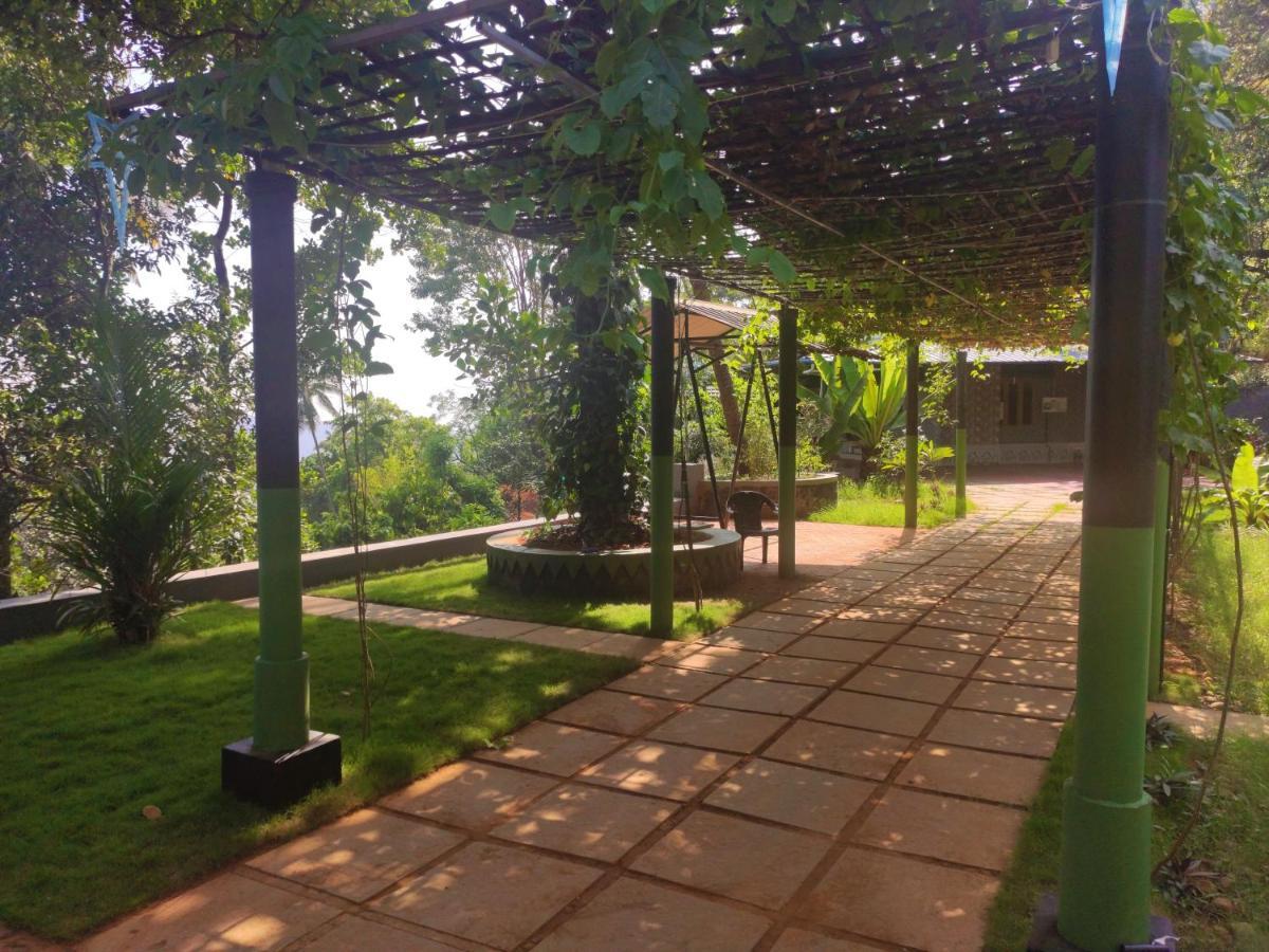 Stone Hills Hotel Kannur Esterno foto
