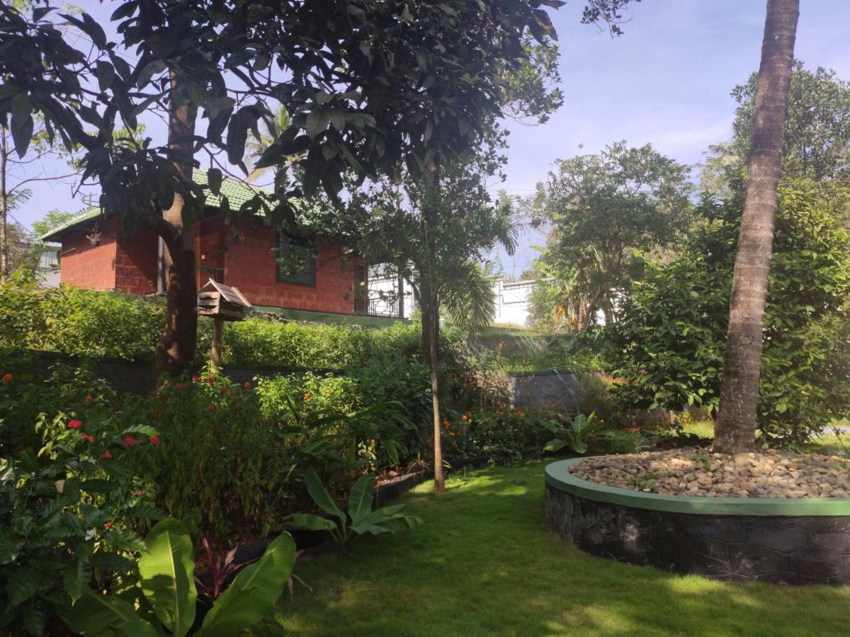 Stone Hills Hotel Kannur Esterno foto