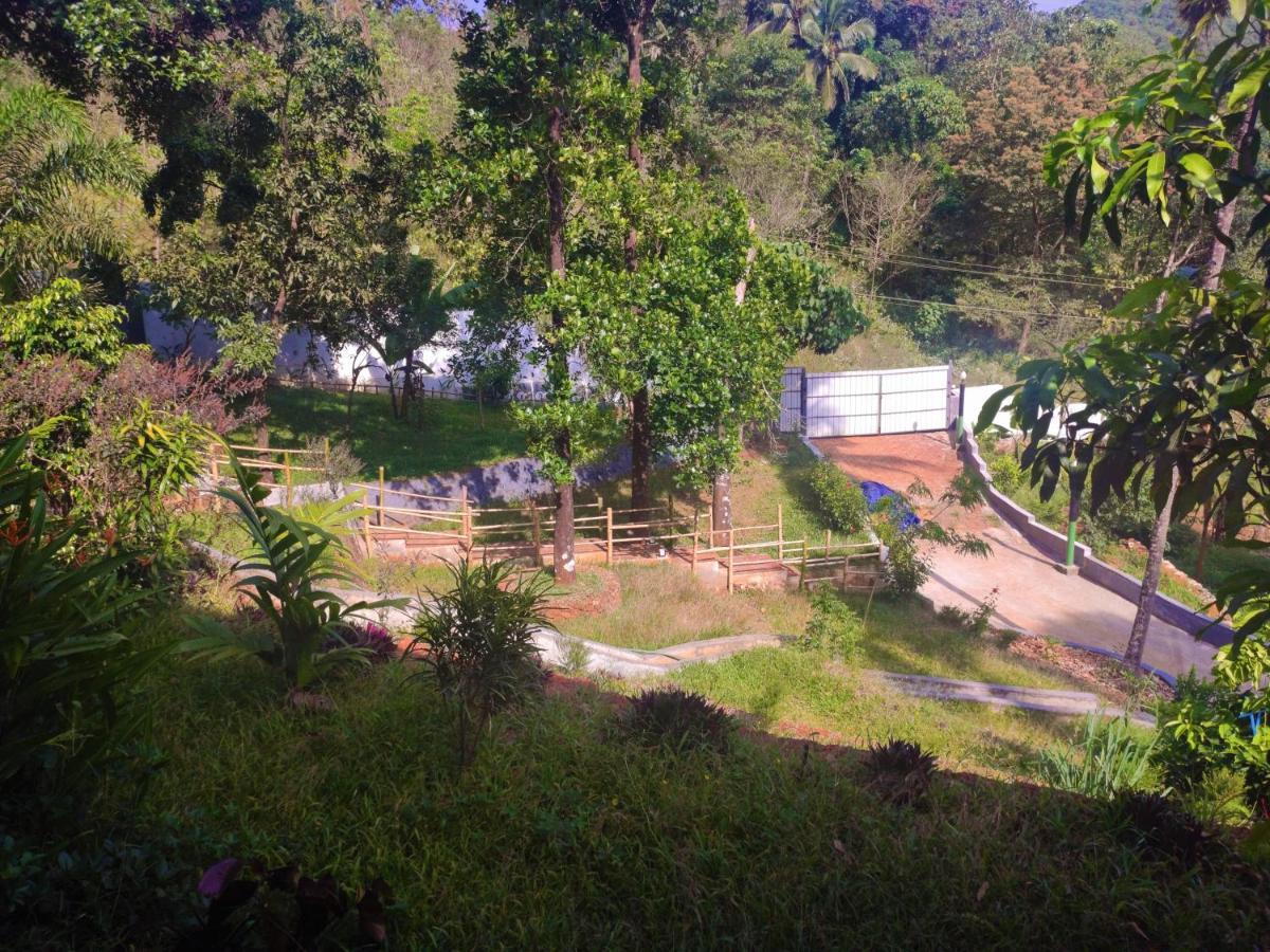 Stone Hills Hotel Kannur Esterno foto