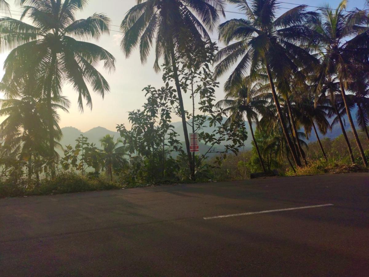 Stone Hills Hotel Kannur Esterno foto