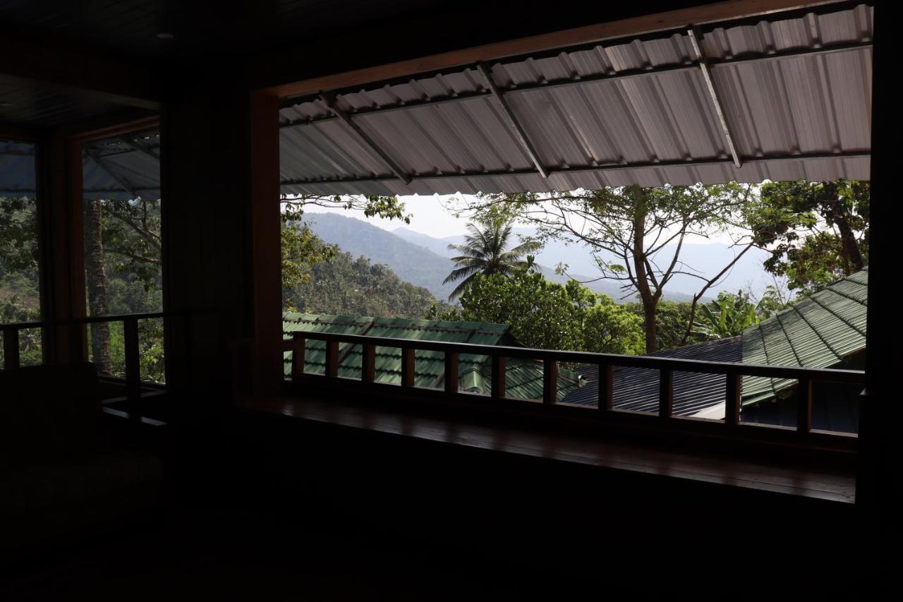 Stone Hills Hotel Kannur Esterno foto