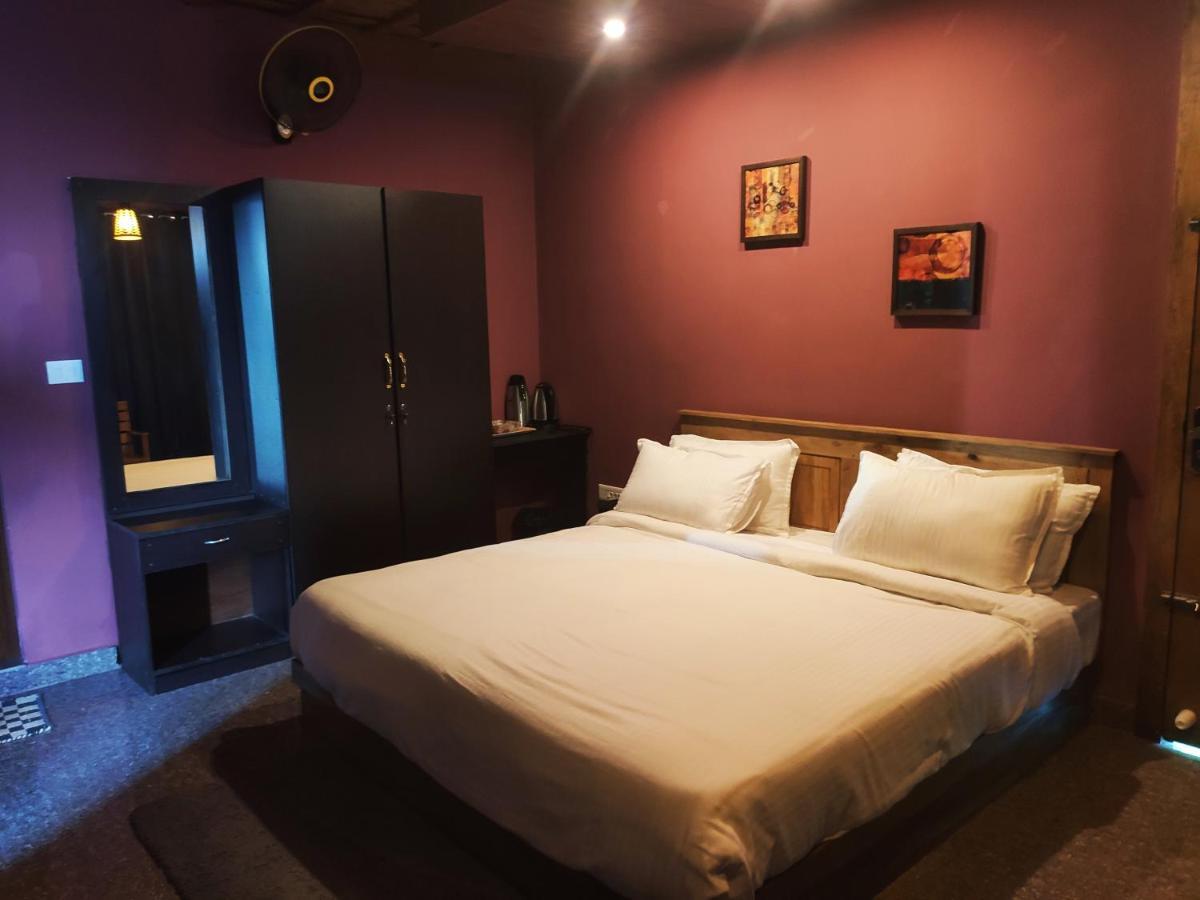 Stone Hills Hotel Kannur Esterno foto