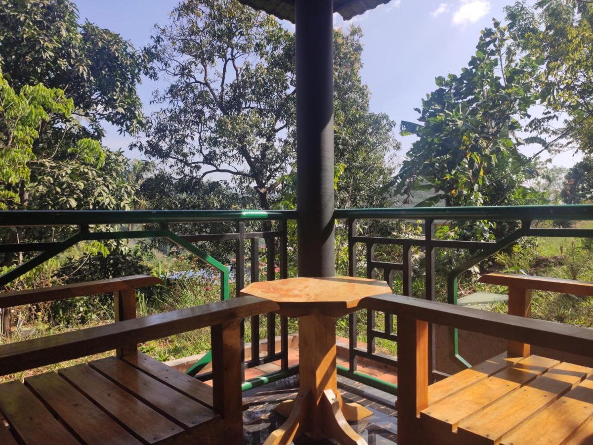 Stone Hills Hotel Kannur Esterno foto