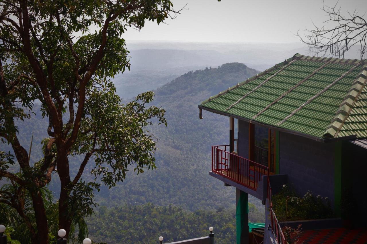Stone Hills Hotel Kannur Esterno foto